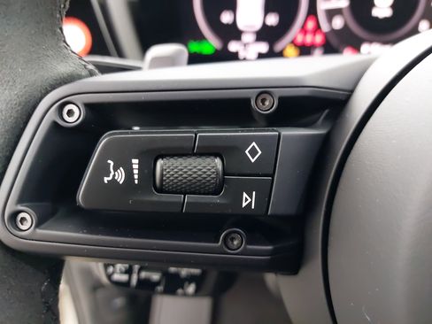 New 2026 Porsche Cayenne GTS image 19