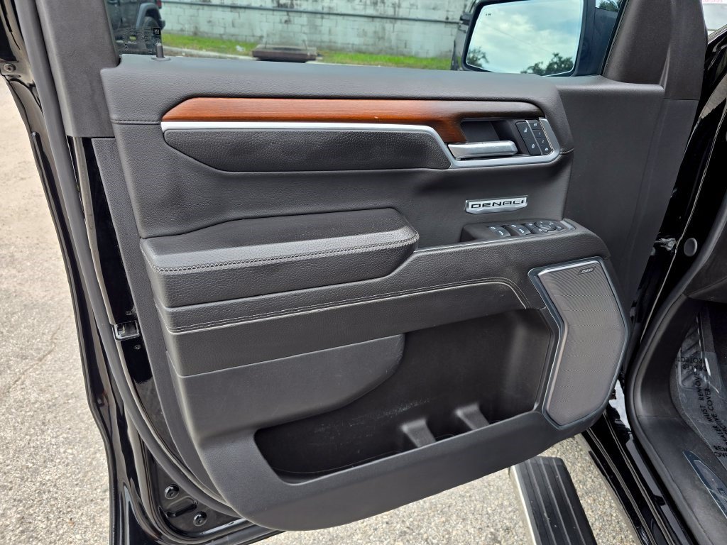 Used 2025 GMC Sierra 1500 Denali AWD/4WD image 17