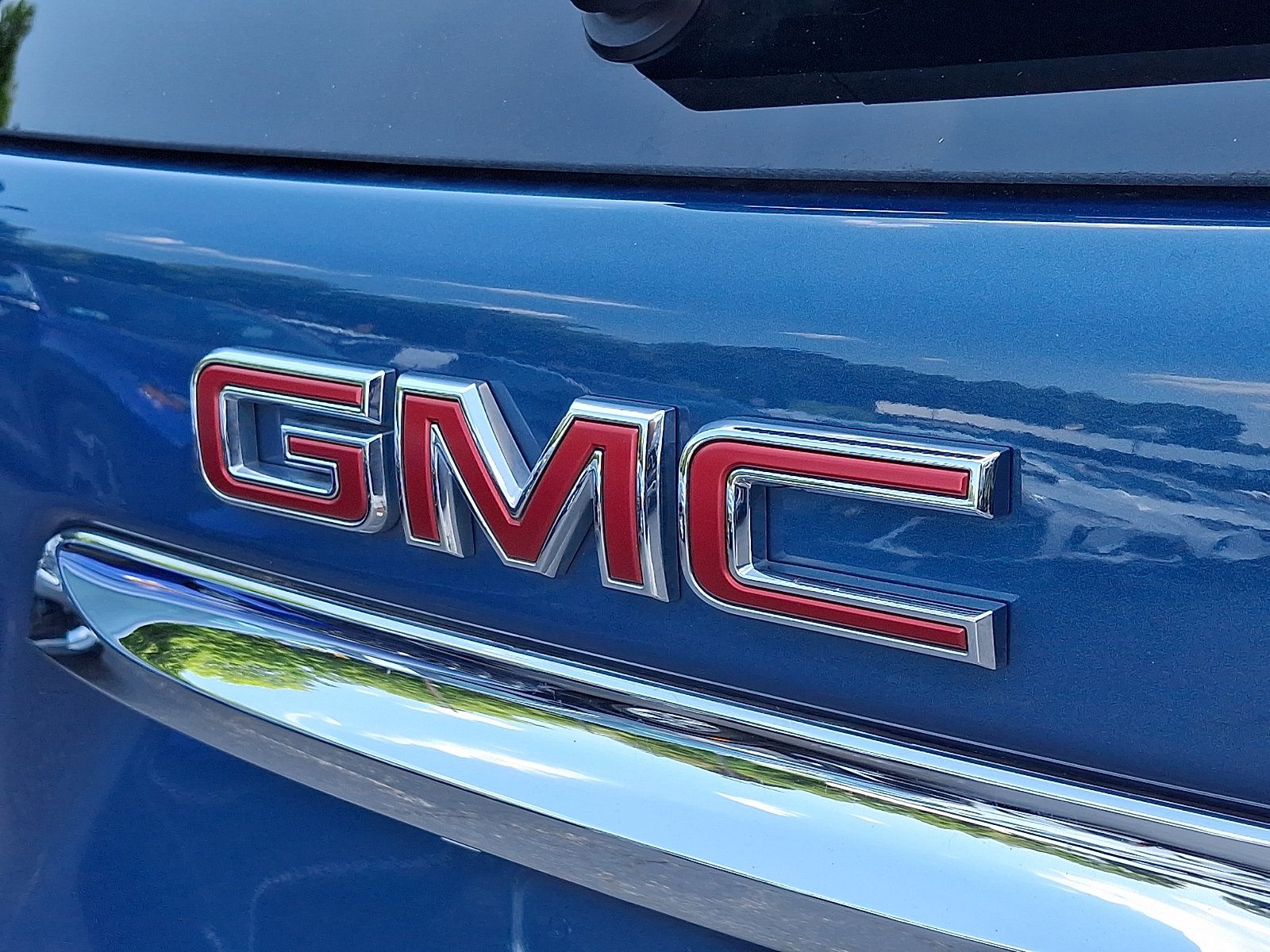 Used 2024 GMC Terrain SLE w/ Driver Convenience Package AWD/4WD image 30
