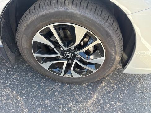 Used 2015 Honda Civic EX image 4