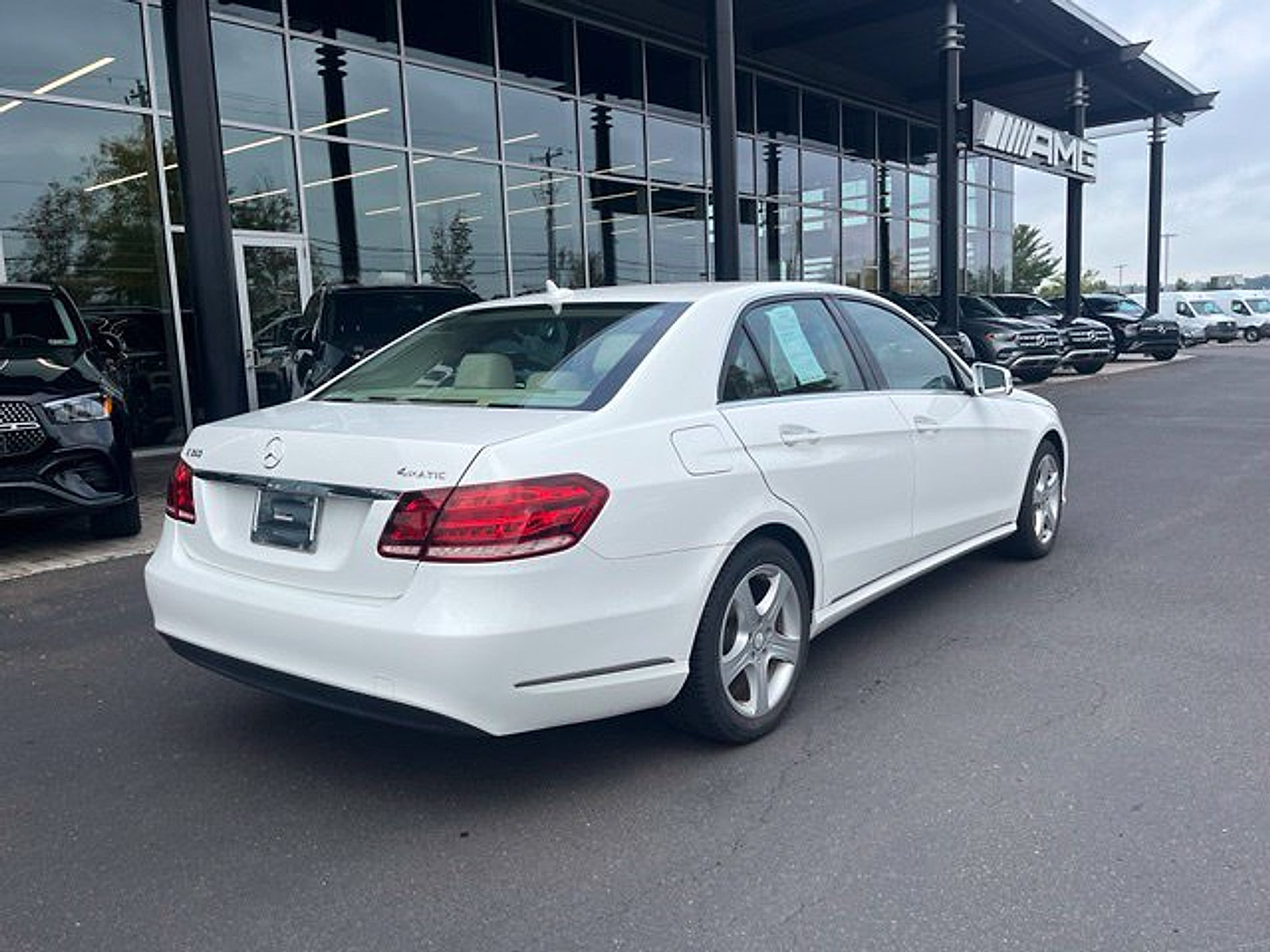 Used 2015 Mercedes-Benz E 350 4MATIC Sedan image 9