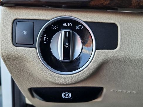 Used 2013 Mercedes-Benz GLK 350 2WD image 25