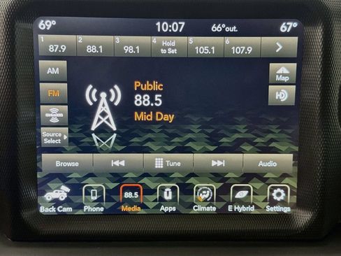 Used 2021 Jeep Wrangler Unlimited Sahara w/ Cold Weather Group AWD/4WD image 17