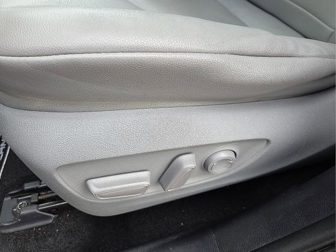 Used 2021 Toyota Highlander XLE image 15