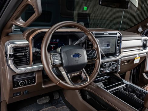 Used 2026 Ford F450 King Ranch w/ FX4 Off-Road Package image 16