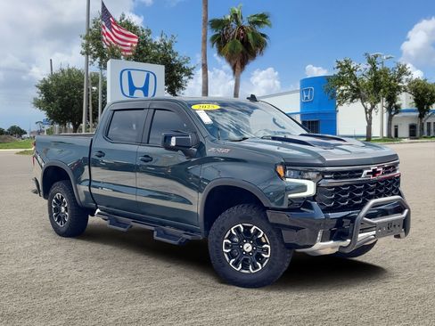 Used 2025 Chevrolet Silverado 1500 ZR2 w/ Technology Package AWD/4WD image 1