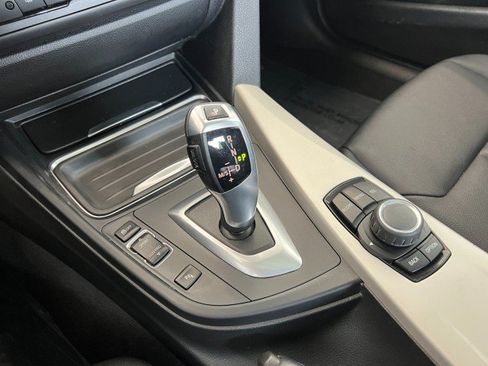 Used 2013 BMW 320i xDrive Sedan AWD/4WD image 17