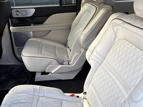 Used 2023 Lincoln Navigator L Black Label AWD/4WD image 8