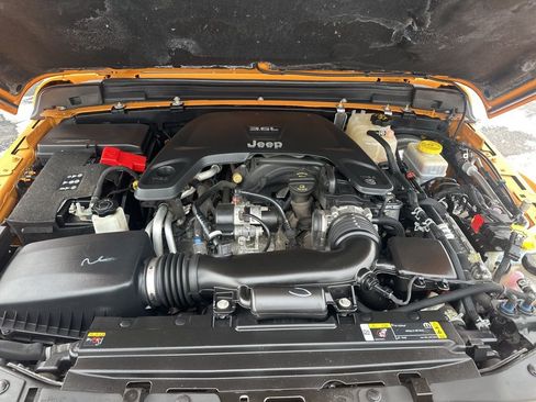 Used 2021 Jeep Wrangler Unlimited Rubicon image 10