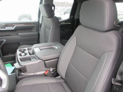 New 2026 GMC Sierra 1500 Elevation image 13