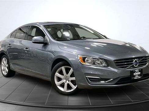 Used 2016 Volvo S60 T5 Premier image 12