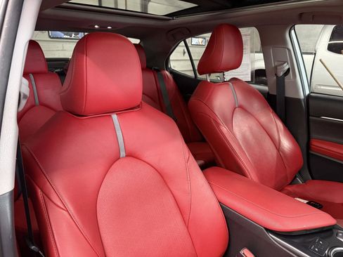 Used 2019 Toyota Camry XSE w/ Navigation Package image 22