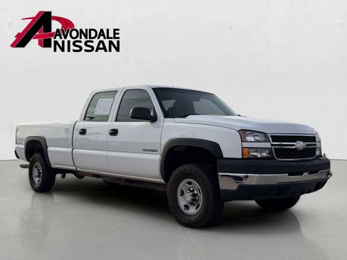 Used 2007 Chevrolet Silverado 2500 W/T w/ Skid Plate Package AWD/4WD image 9