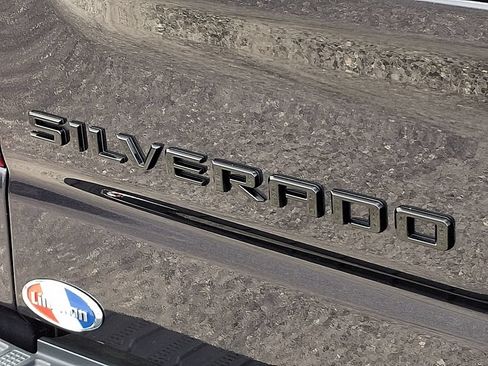 Used 2024 Chevrolet Silverado 1500 LT Trail Boss w/ Convenience Package II AWD/4WD image 32