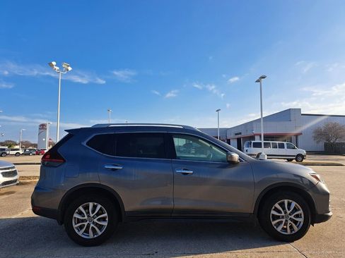 Used 2020 Nissan Rogue S w/ Special Edition Package image 4