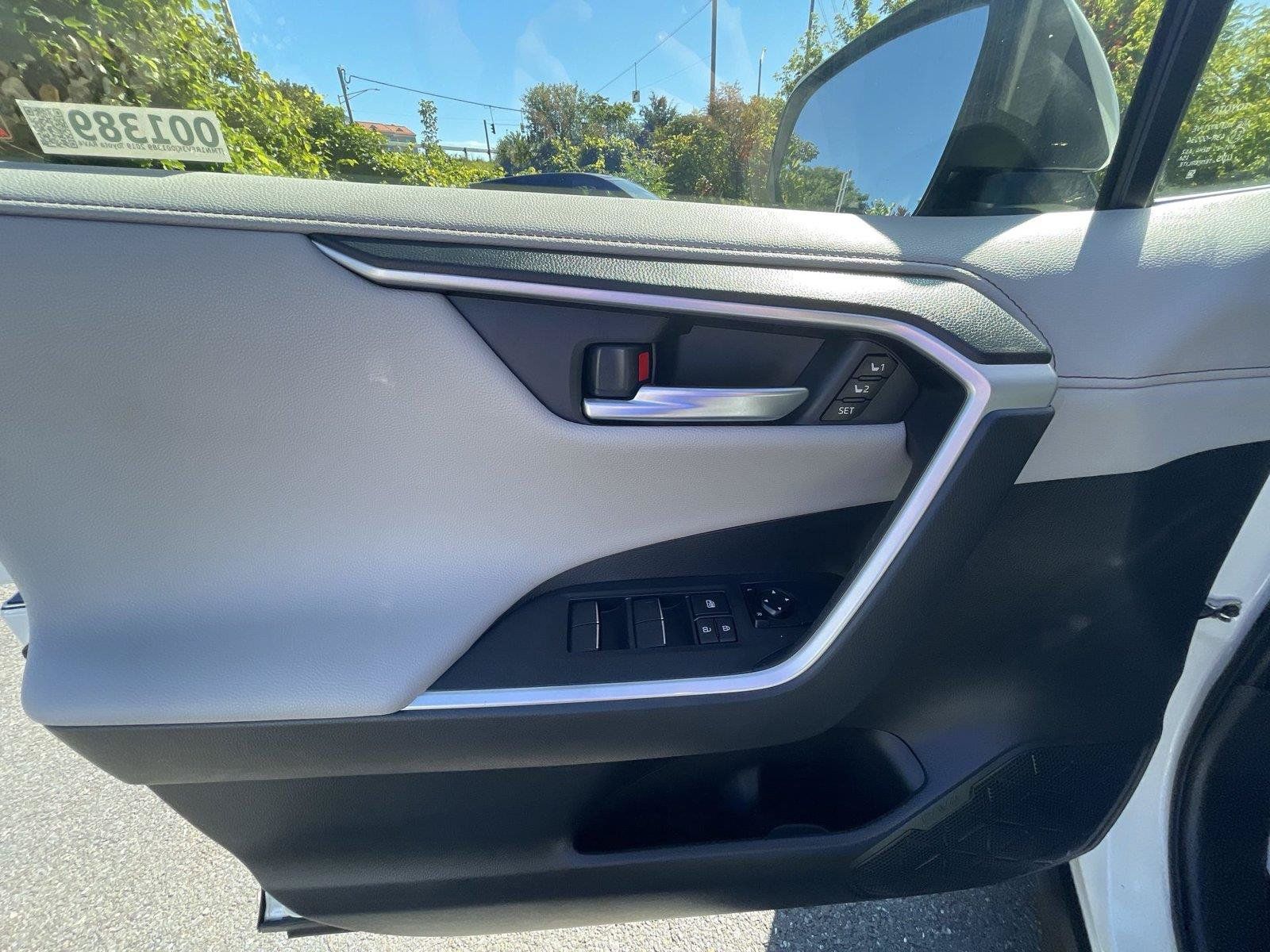 Used 2019 Toyota RAV4 Limited w/ Advanced Technology Package AWD/4WD image 12