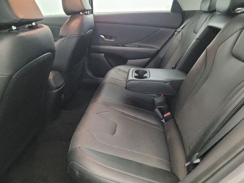 Used 2021 Hyundai Elantra Limited image 18