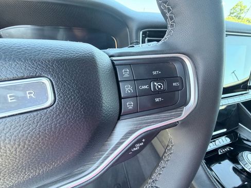 Used 2024 Jeep Wagoneer Series II w/ Flexible Seating Group RWD image 16