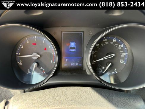 Used 2018 Toyota C-HR XLE image 20