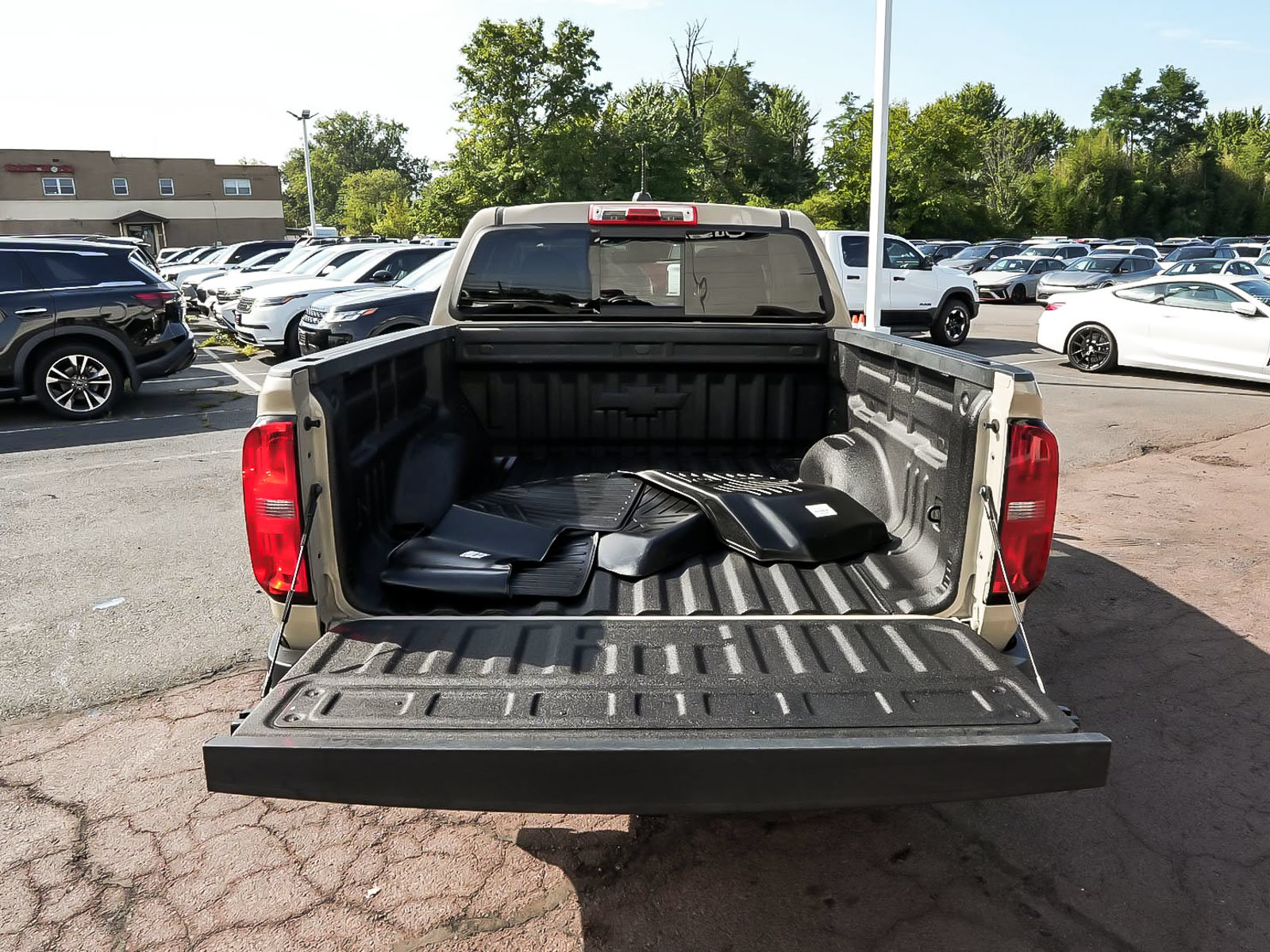 Used 2022 Chevrolet Colorado Z71 AWD/4WD image 48