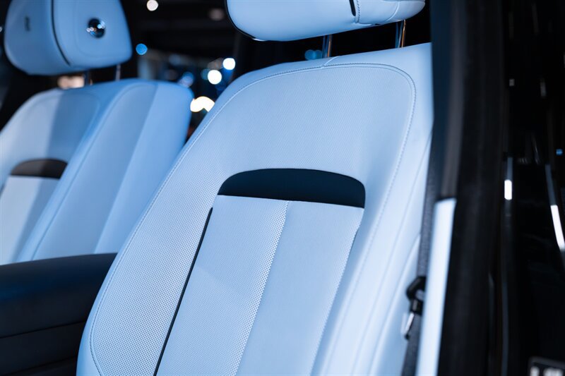 Used 2025 Rolls-Royce Cullinan AWD/4WD image 12