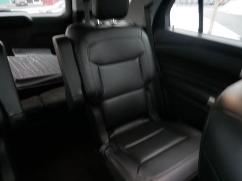 Used 2023 Ford Explorer XLT w/ Equipment Group 202A image 14