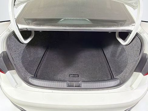 Used 2025 Volkswagen Jetta SE w/ Sunroof Package image 26