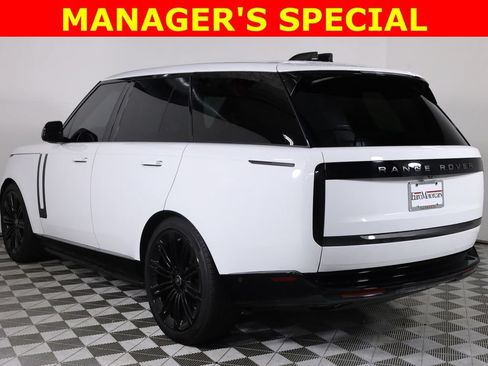 Used 2025 Land Rover Range Rover SE AWD/4WD image 4