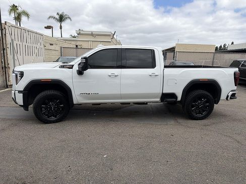 Used 2025 GMC Sierra 2500 AT4 AWD/4WD image 8