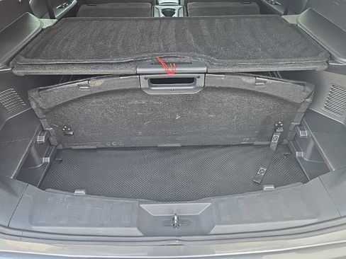 Used 2018 Nissan Rogue SV w/ Premium Package FWD image 34