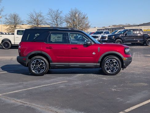 New 2025 Ford Bronco Sport Outer Banks w/ Outer Banks Tech Package+ AWD/4WD image 3