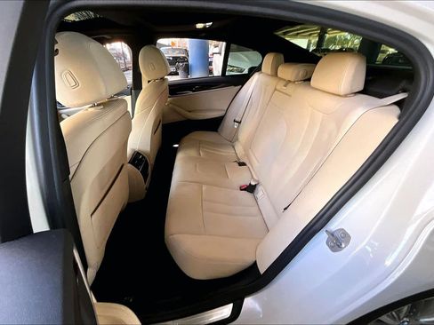 Used 2020 BMW 530i w/ Convenience Package image 19