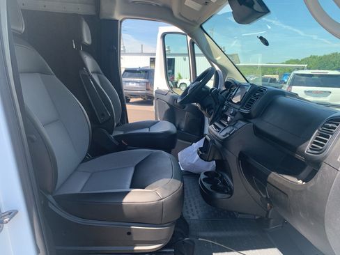 Used 2026 RAM ProMaster 2500 w/ Convenience Group FWD image 35
