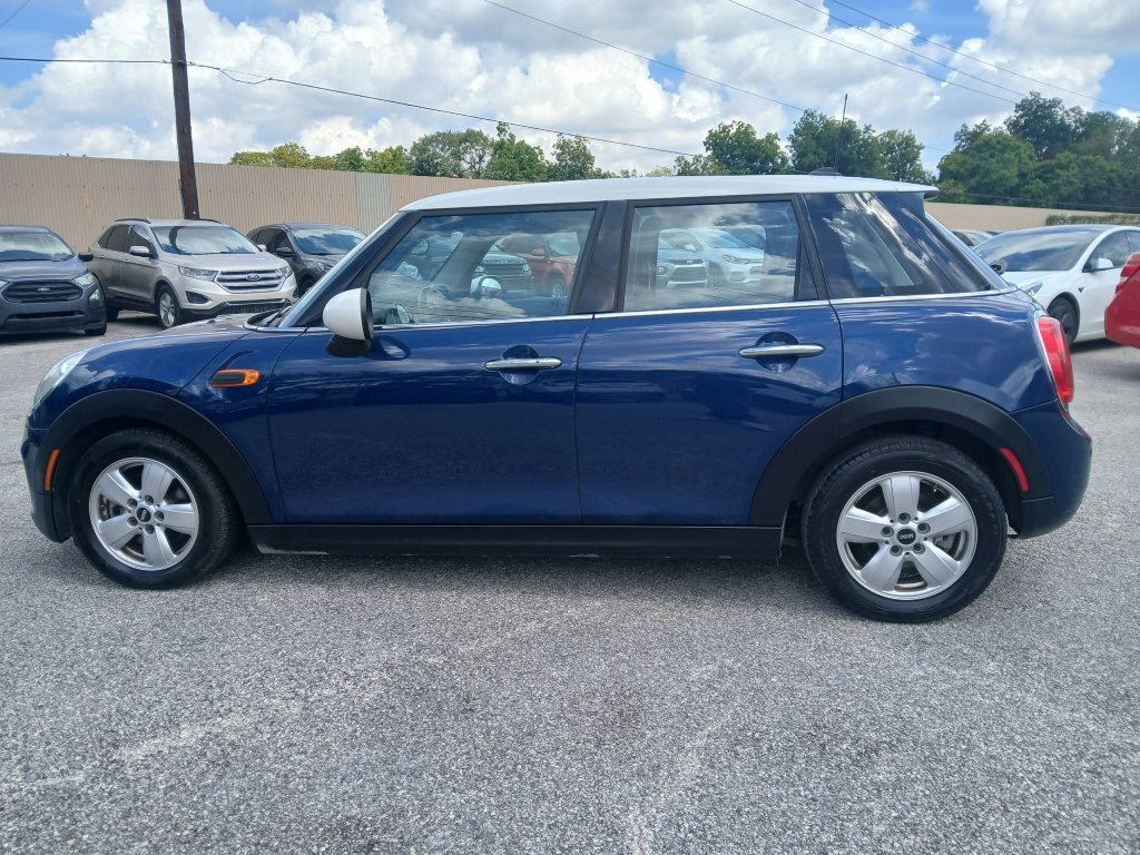 Used 2018 MINI Cooper 4-Door Hardtop FWD image 8