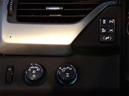 Used 2018 Chevrolet Tahoe LT image 30