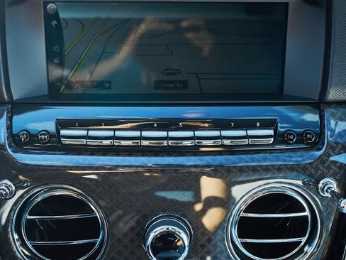 Used 2022 Rolls-Royce Cullinan Black Badge w/ Dark Exterior Package image 70