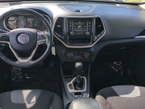 Used 2018 Jeep Cherokee Latitude w/ Altitude Package image 20