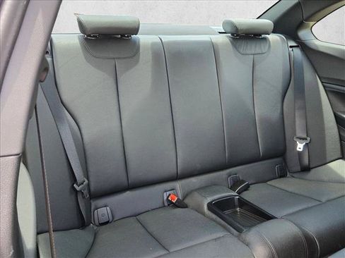 Used 2016 BMW M235i Coupe RWD image 21