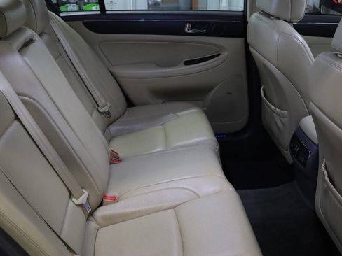 Used 2010 Hyundai Genesis 4.6 image 25