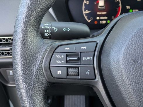 Certified 2025 Honda HR-V LX image 21