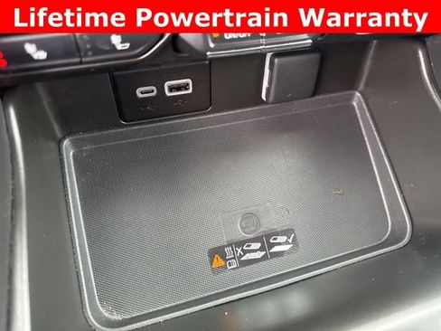 Used 2024 Chevrolet Suburban RST w/ Luxury Package image 19