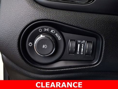 Used 2022 Jeep Renegade Altitude w/ Convenience Group image 27