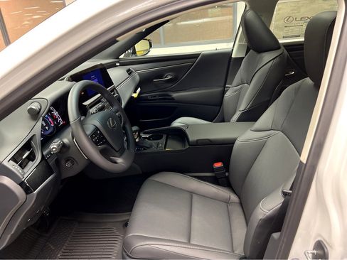 New 2025 Lexus ES 350 w/ Premium Package image 9