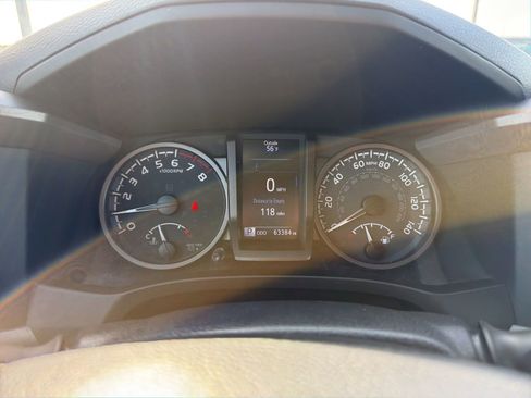 Used 2021 Toyota Tacoma TRD Off-Road w/ Technology Package image 16