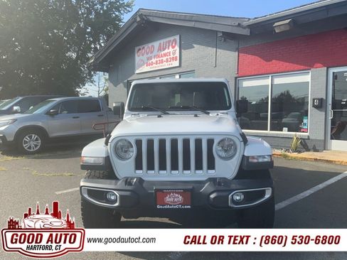 Used 2019 Jeep Wrangler Unlimited Sahara w/ Uconnect 4C Nav & Sound Group AWD/4WD image 2
