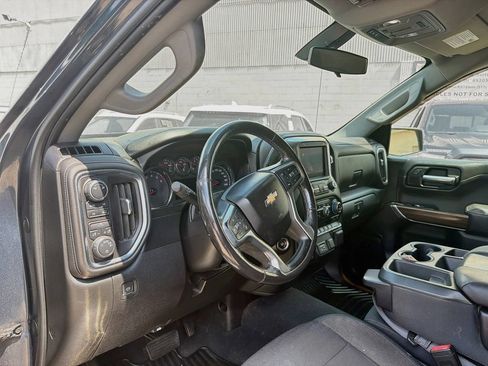 Used 2019 Chevrolet Silverado 1500 LT w/ Convenience Package AWD/4WD image 8