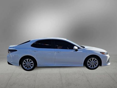 Used 2023 Toyota Camry LE image 10