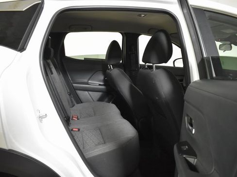 Certified 2025 Nissan Kicks SV image 28