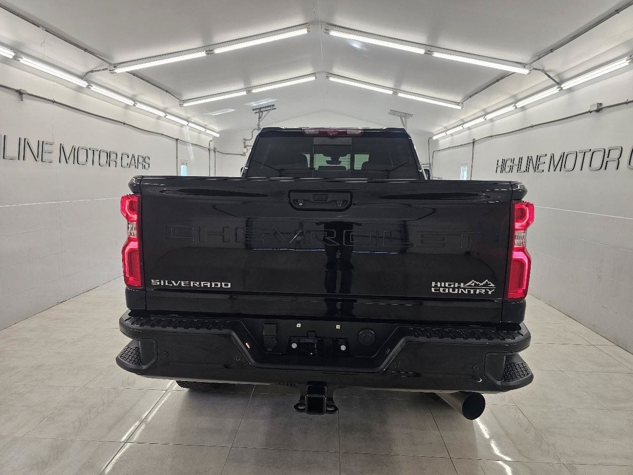 Used 2023 Chevrolet Silverado 3500 High Country w/ Z71 Off-Road Package AWD/4WD image 6