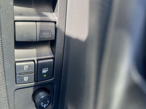 Used 2025 Toyota Corolla LE image 26